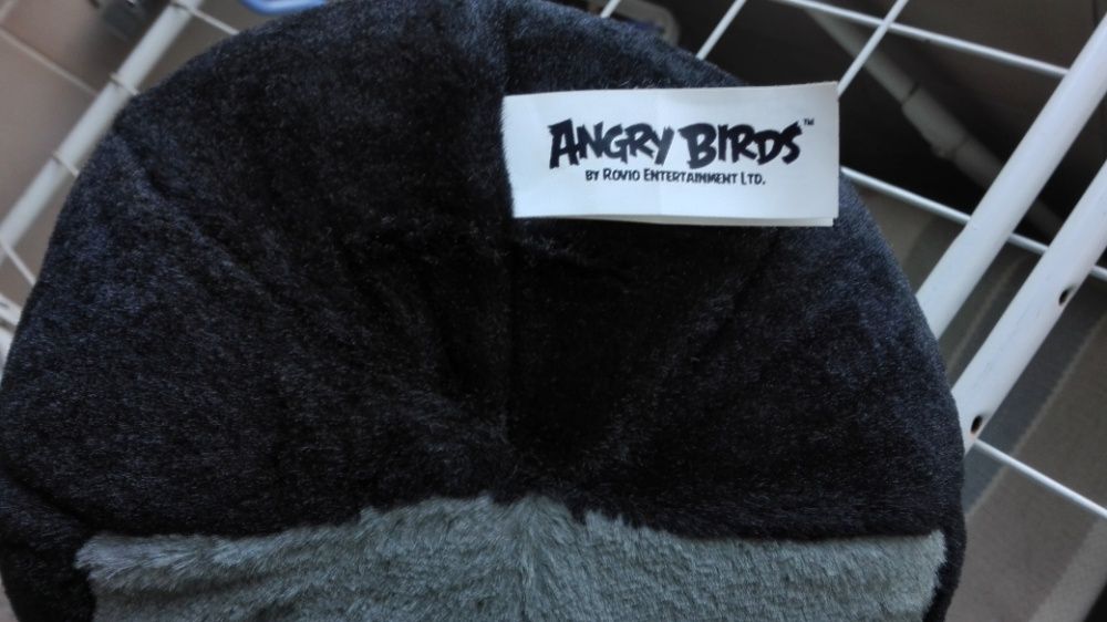 Peluche Angry Bird, Starwars e jogador de voleibol impecáveis.