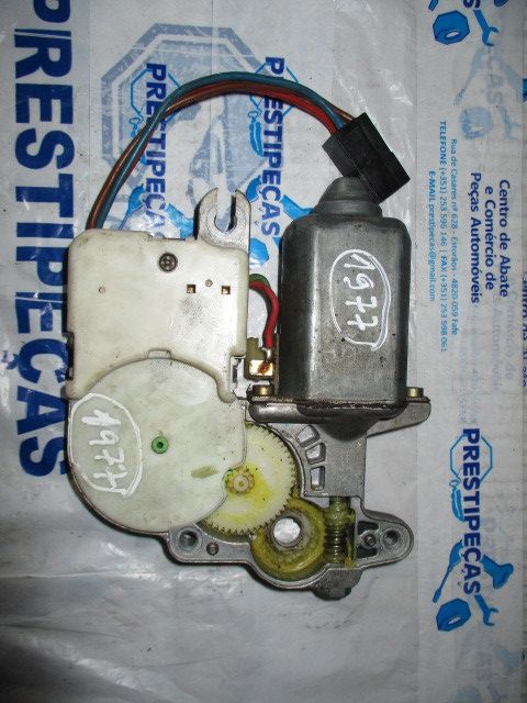 Motor do teto de abrir VOLKSWAGEN Passat (3A2, 35I)