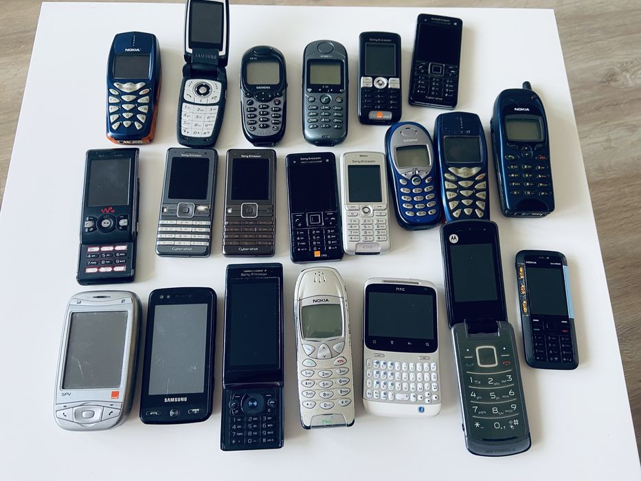 Zestaw telefonow 21 sztuk