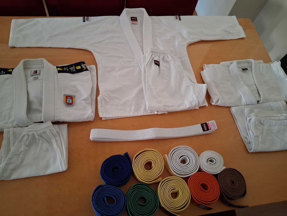 Fatos de judo criança + Cintos - ÓTIMO ESTADO
