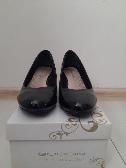 OKAZJA Buty Damskie Pantofle Czółenka czarne Lakierki 36, 37