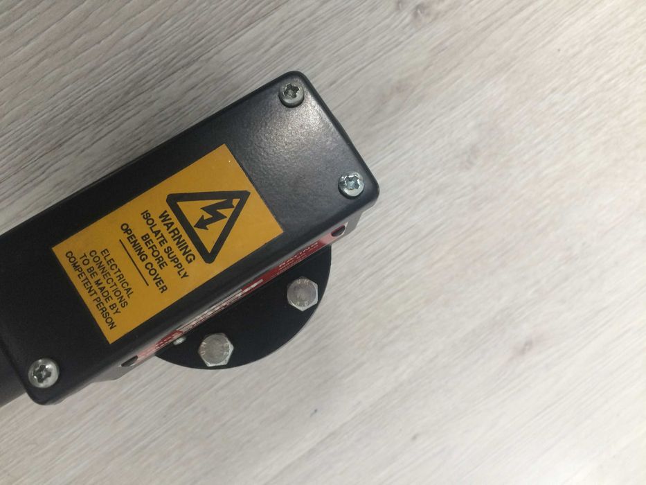 Przełącznik ciśnieniowy 207.