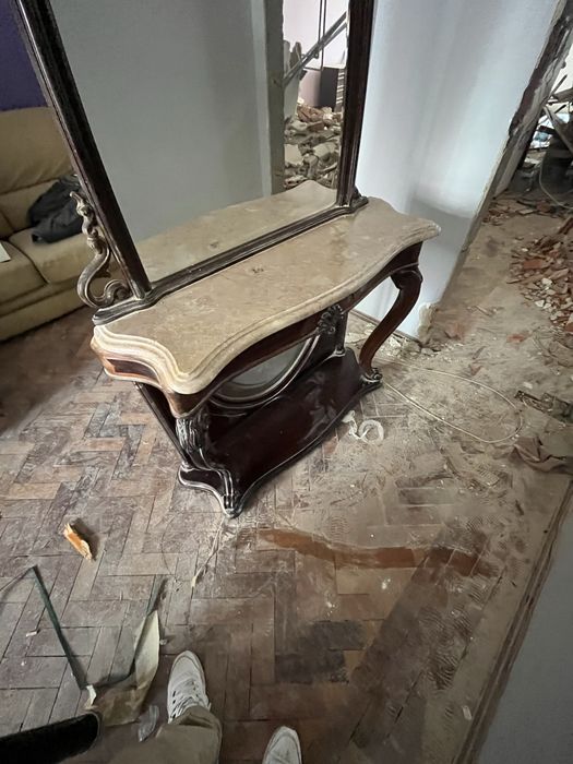 Aparador com espelho