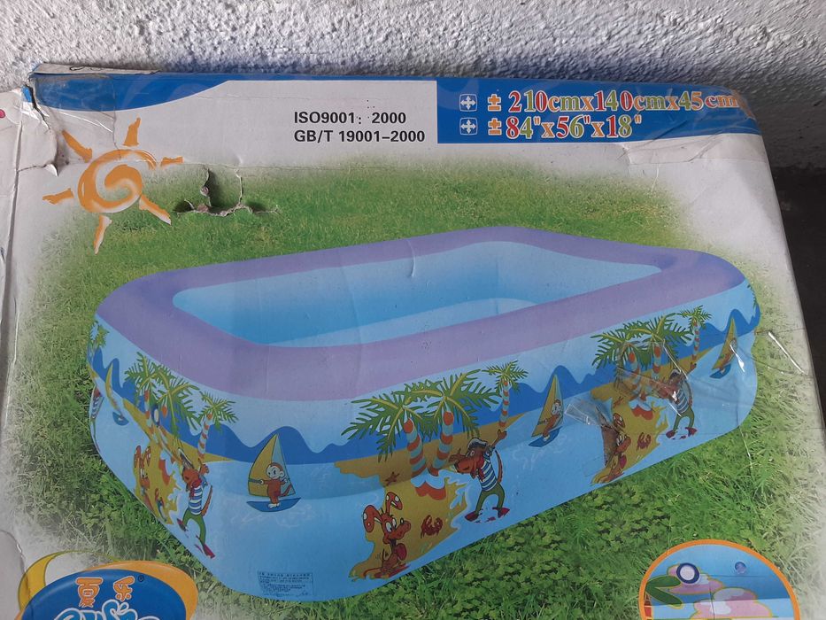Piscina insuflável para crianças