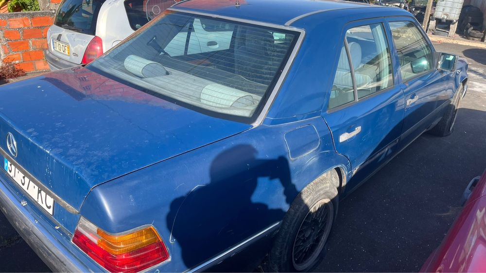 Mercedes-Benz 200D W124