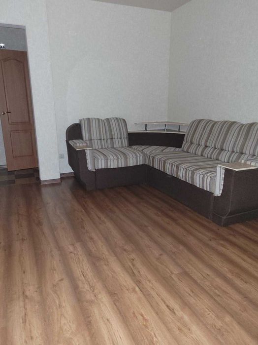 Продам 1 ком. квартиру , ул. Высоцкого , газовый дом