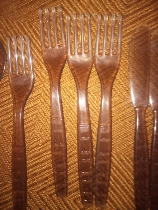 Vintage picnic set with 30 pieces. Read description64751688553730126
