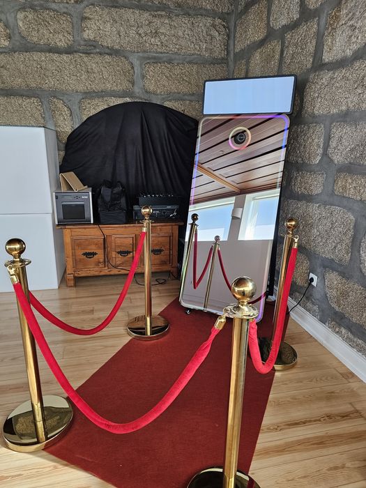 Photobooth mirror