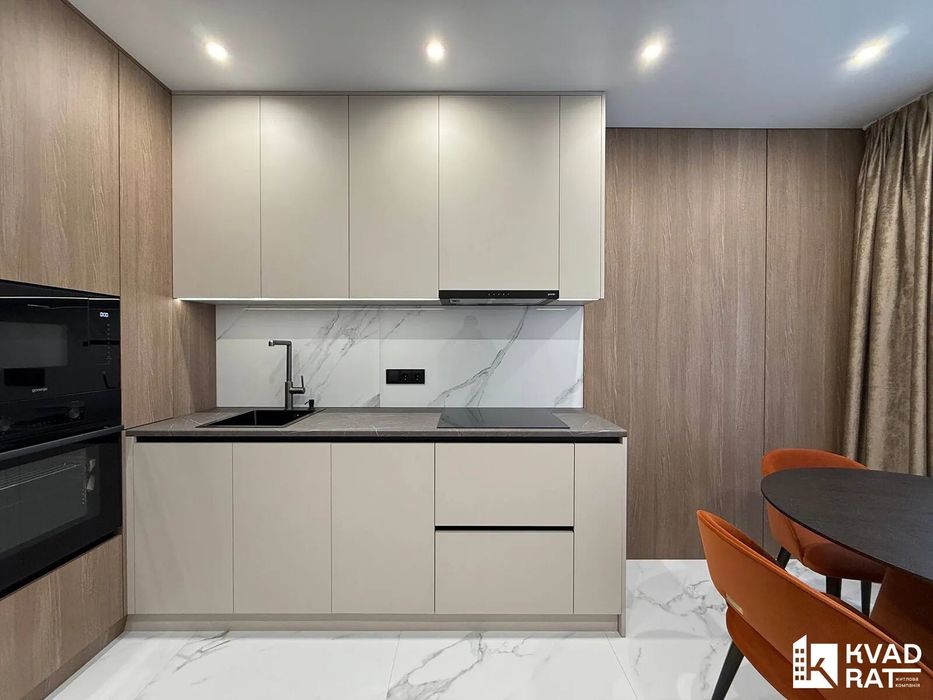 Квартира першої здачі в самрму центрі  1.5 кім