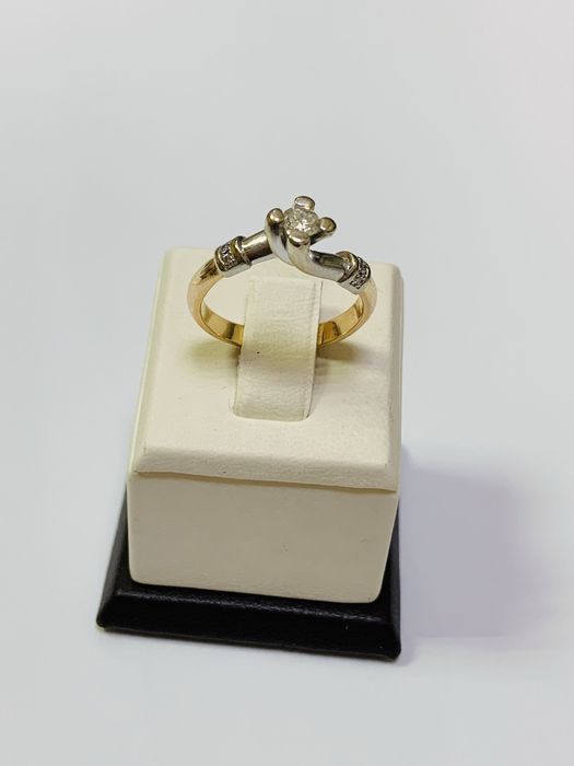 Продам золоту каблучку 585* з діамантами, Україна