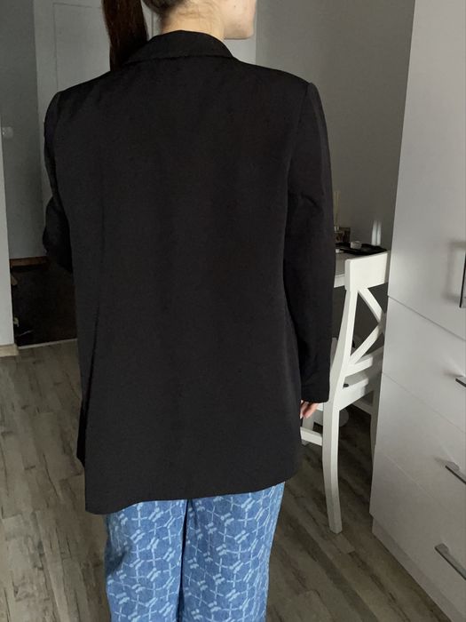 Чорний класичний оверсайз піджак