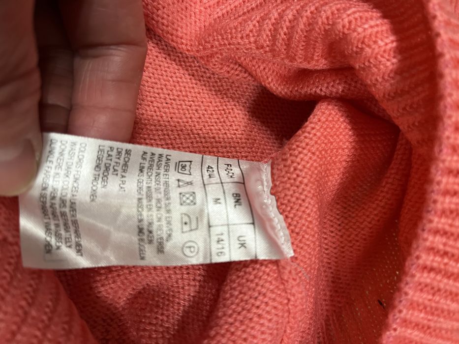 Swetr w koralowym kolorze Damart