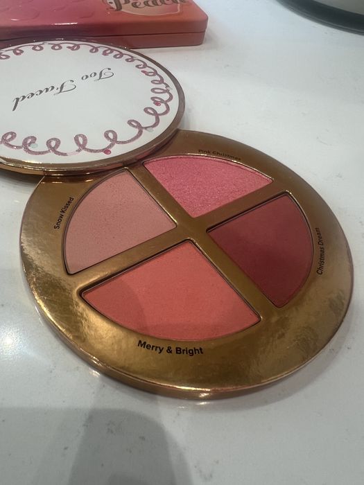 Too Faced Sweet Peach paleta cieni + paleta róży