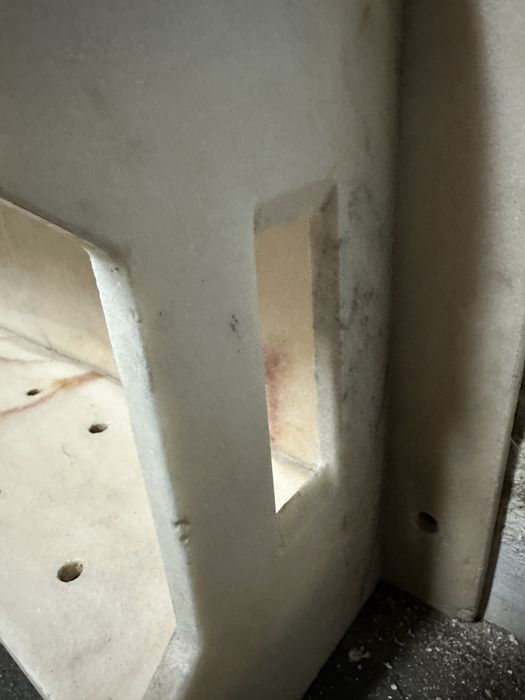 Louceiro em mármore