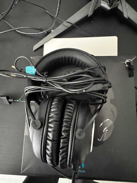 Продам ігрові навушники Logitech G Pro X