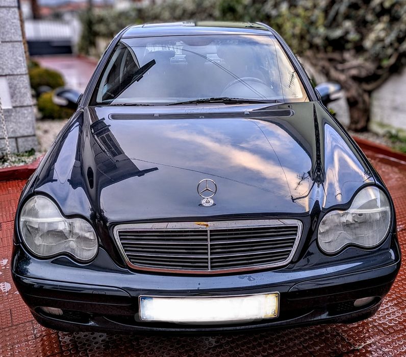 Mercedes-Benz C 220 CDI de 2001 com caixa automática