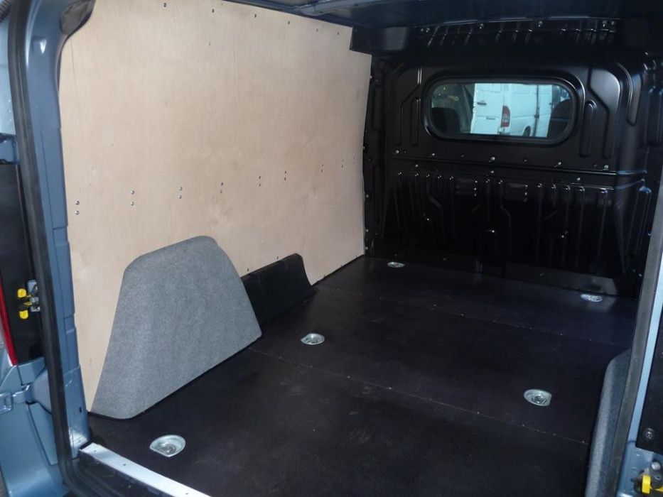 Fiat Doblo L2H1 zabudowa części ładunkowej