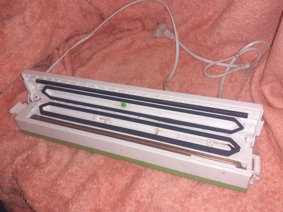 Вакууматор автоматичний вакуумний пакувальник Freshpack Pro G-88