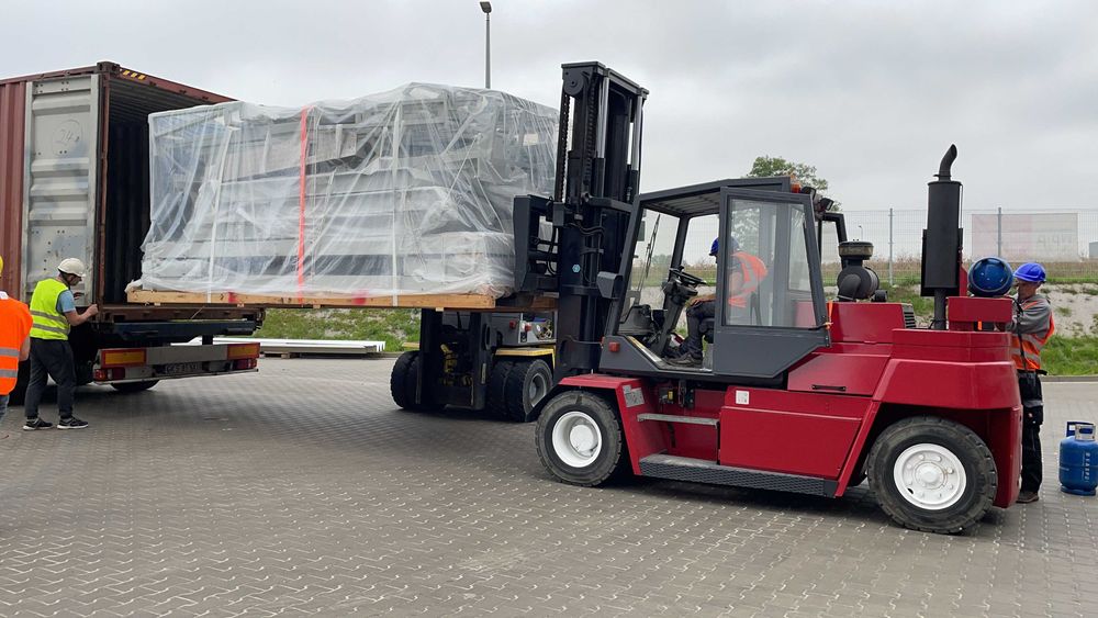 Relokacja maszyn, rozładunek, przenosiny, logistyka maszyn i urządzeń