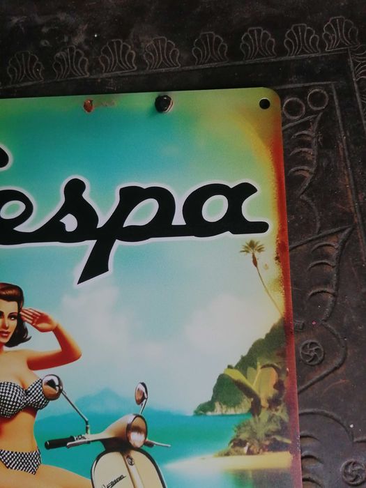 placa em metal , Vespa