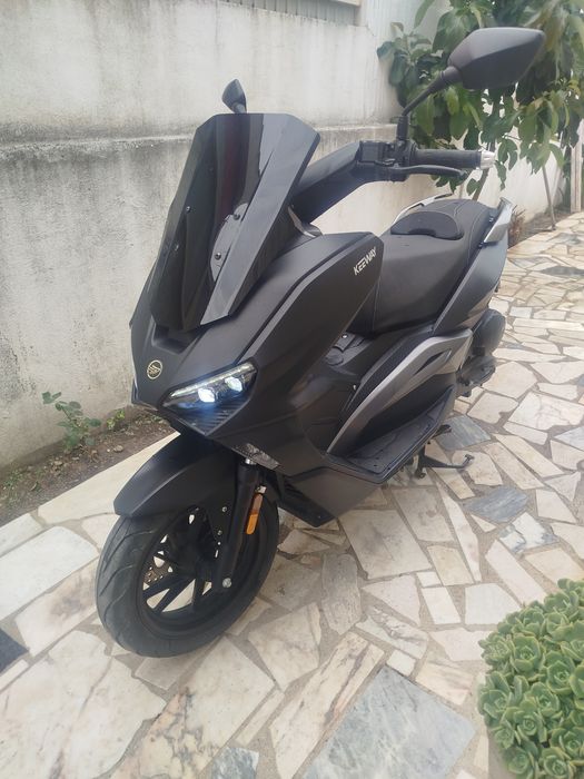 Vendo Mota 125 cc com ap nas 3846km vendo por não usar apenas fez ainda a 1 revisão e é de garagem