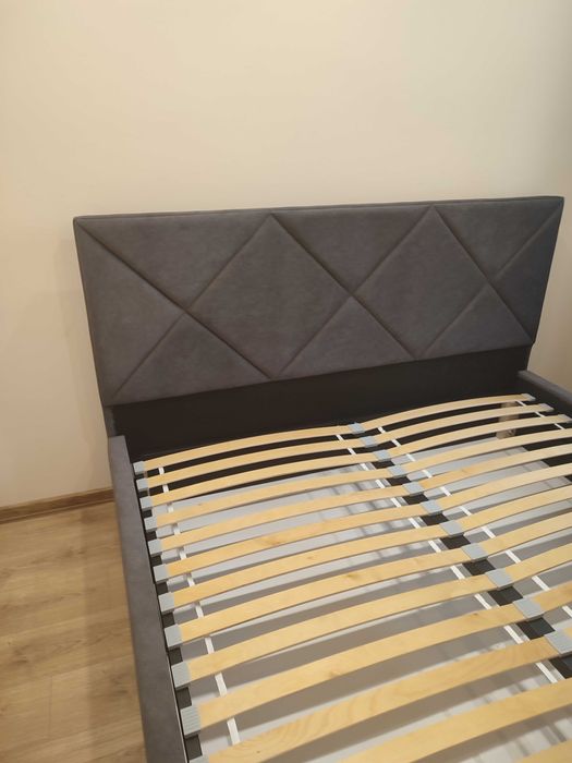 Wykonujemy łóżka tapicerowane na wymiar pojemnik, producent, led