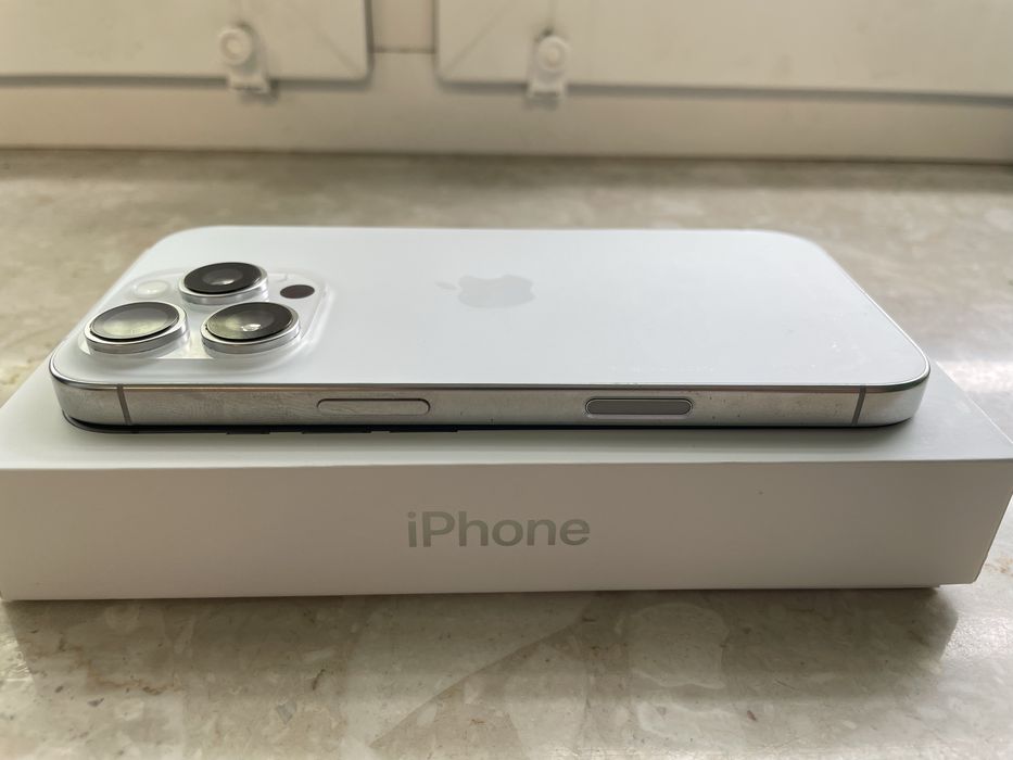 Apple iphone 16 pro biały