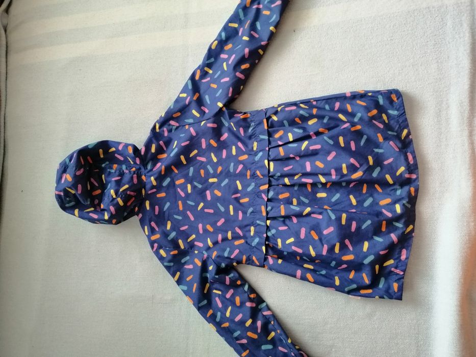 Продам ветровочку для девочки