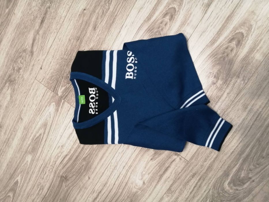 Стильний чоловічий пуловер HUGO BOSS розмір M 100% бавовна