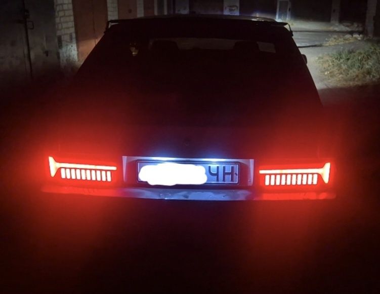 Автомобиль ВАЗ 2108