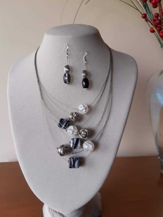 naszyjnik z kolczykami czarno-biały