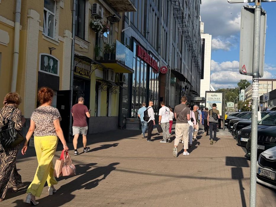 Оренда  торгового приміщення с потужним постійним  трафіком, метро, центр