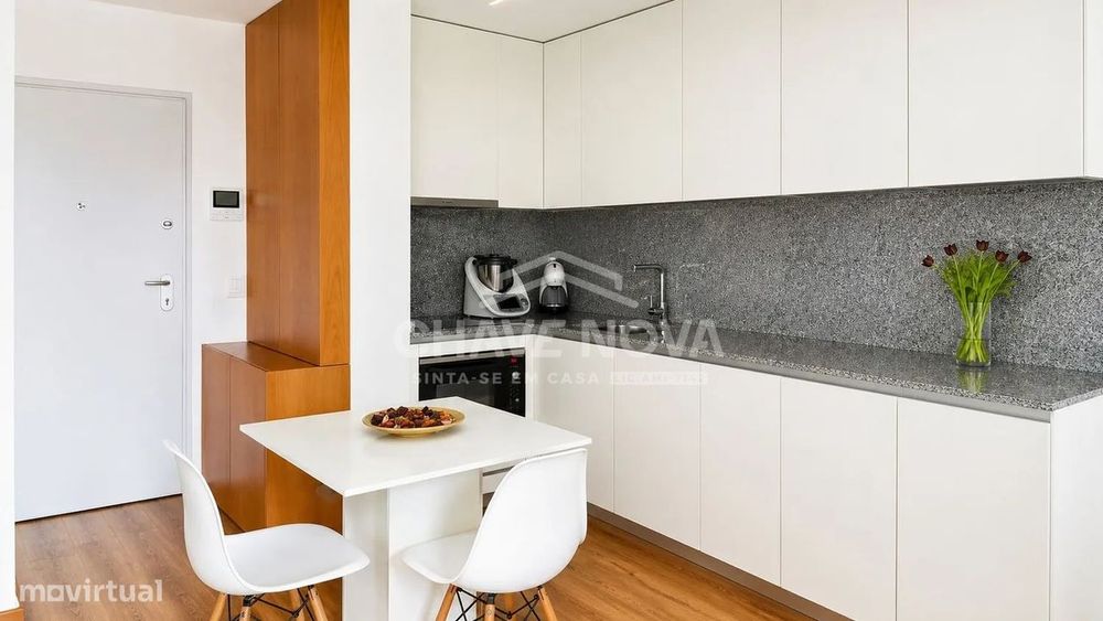 T0/1 Como Novo - Junto ao El corte Inglês - Gaia — Mafamude E Vilar Do Paraíso, Porto