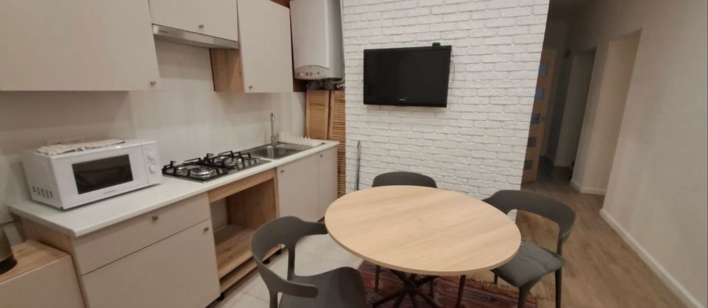 Оренда   Частини будинку  по вул. М.Голубця.