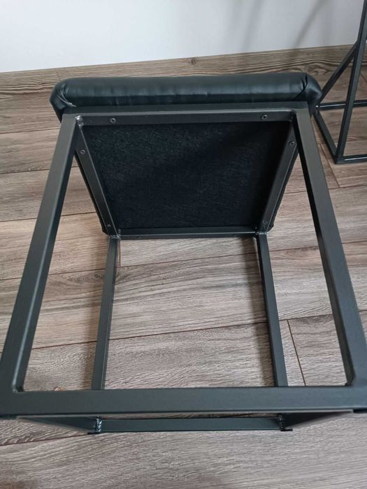 Стілець лофт ручної роботи.