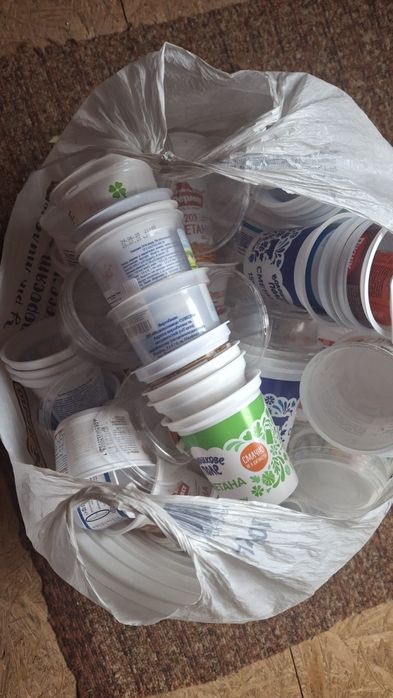 Пластикові стакани