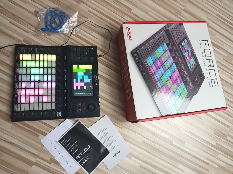 Akai MPC Force dysk 128 GB SSD sampler stacja robocza