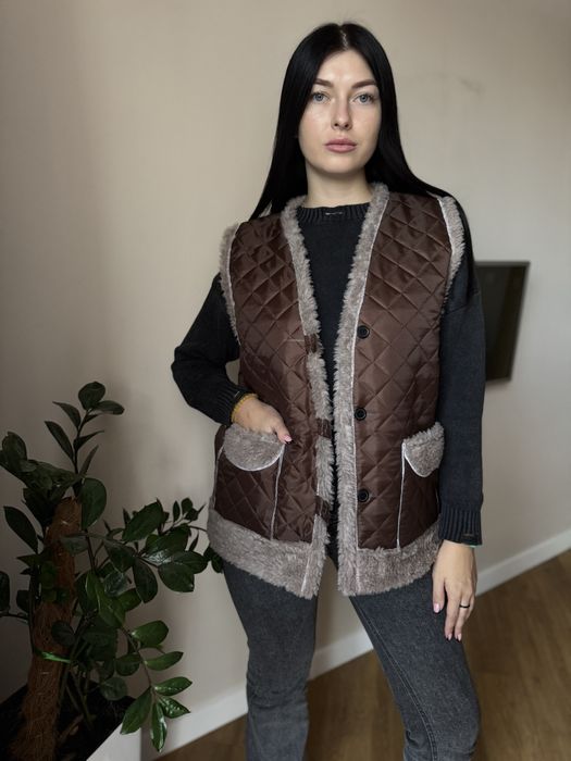 Жилетка на овчині  кишені