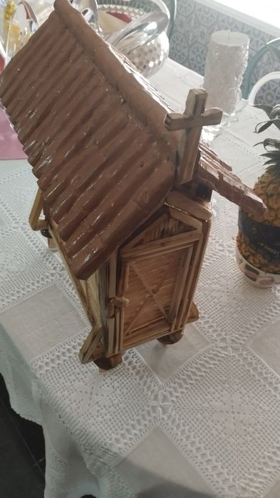 Espigueiro em madeira artesanato