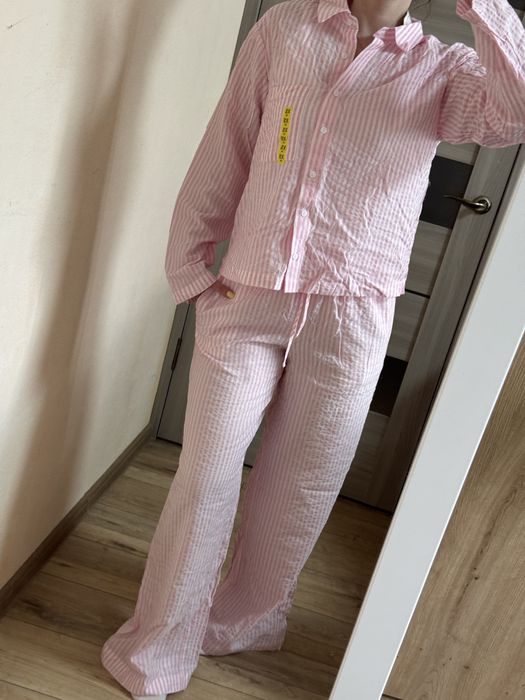 Костюм рожевий в смужку cropp хс