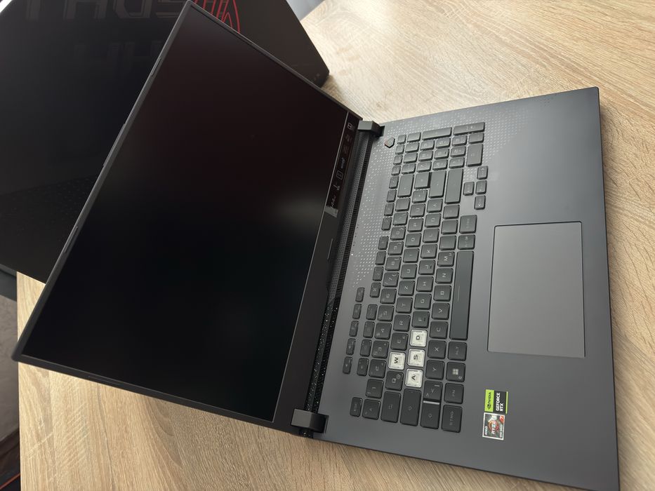 Ноутбук ASUS ROG Strix G17 G713RC-HX032 Eclipse Gray / 17.3" IPS Full HD 144 Гц / AMD Ryzen 7 6800H / RAM 16 ГБ / SSD 512 ГБ / nVidia GeForce RTX 3050