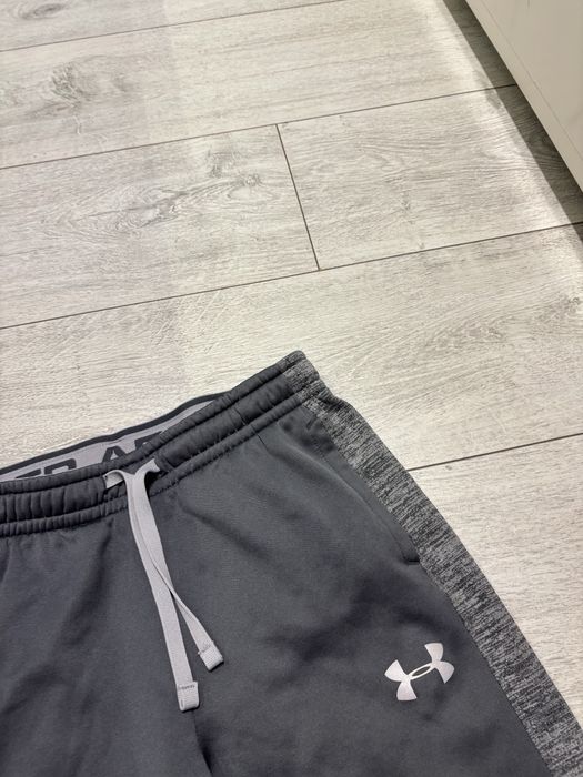 Spodnie Dresowe dresy chłopięce under armour 146-152