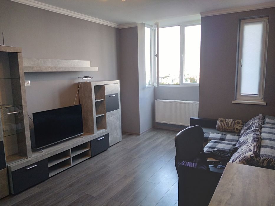 Подобово. Центр, вул. Бельведерська 23