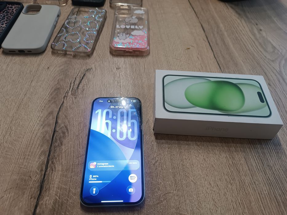 IPhone 15 128g bat 84%