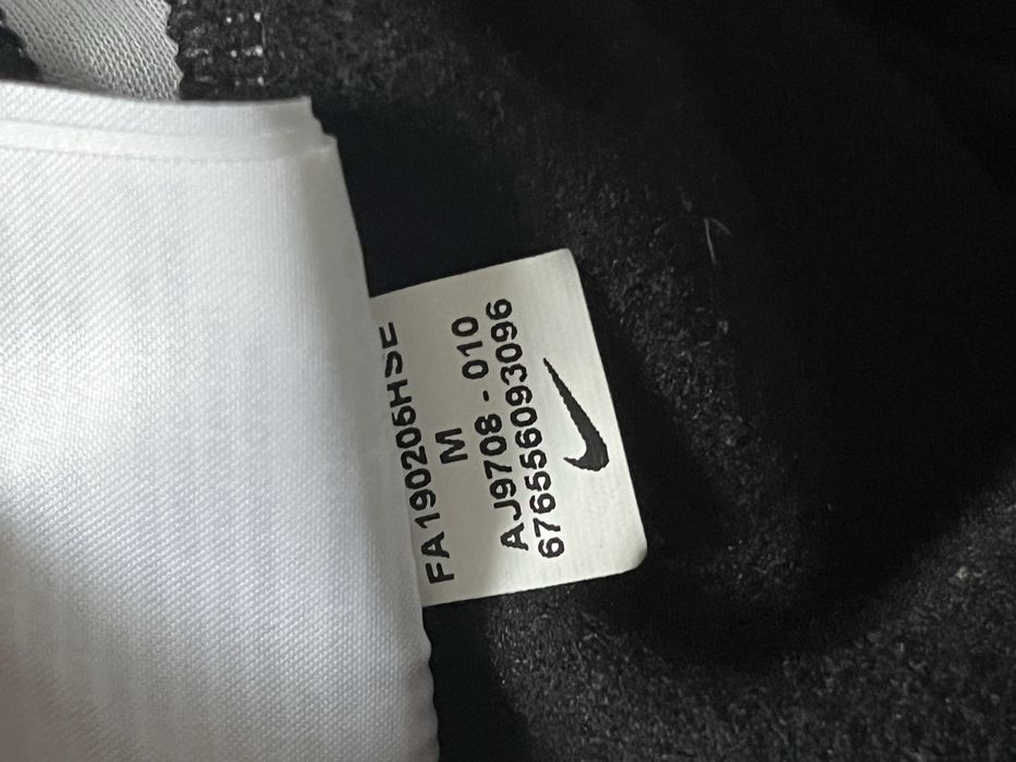 Кофта Nike чорного кольору