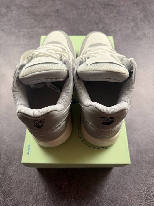 Off White Out of office Grey White