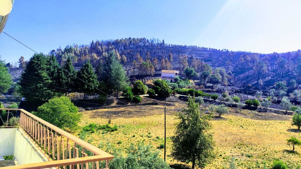 Casa T2 em Unhais-o-Velho: Projeto de Recuperação com Vistas + Terreno