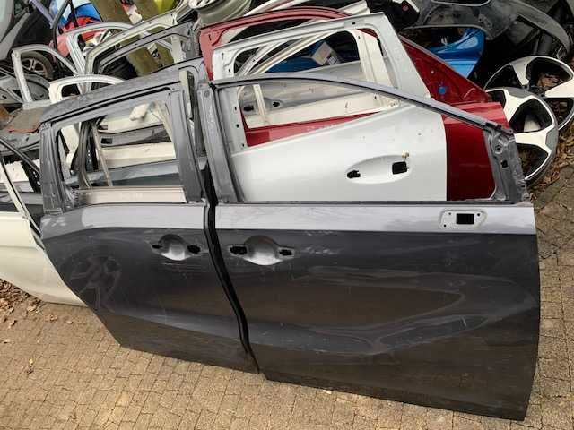 Honda Odyssey V 2017 - drzwi prawe przód