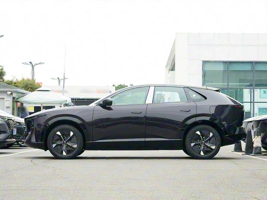 Mazda EZ-60 Pro 200 Hybrid гибрид