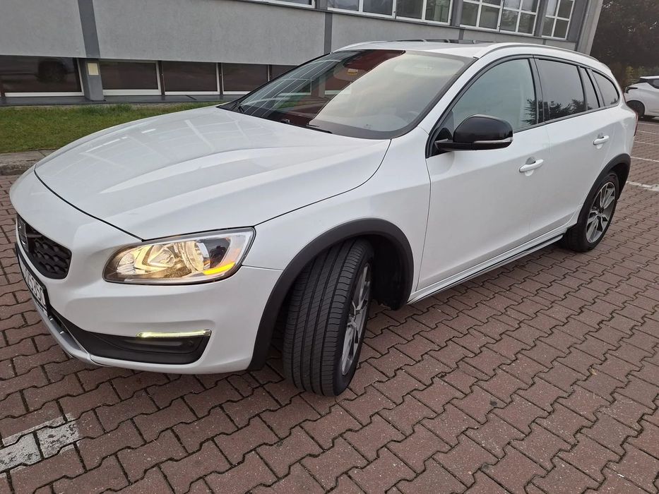 Volvo V60 Cross Country V60 Cross Country 2.0B T5 AWD (4X4) 240KM